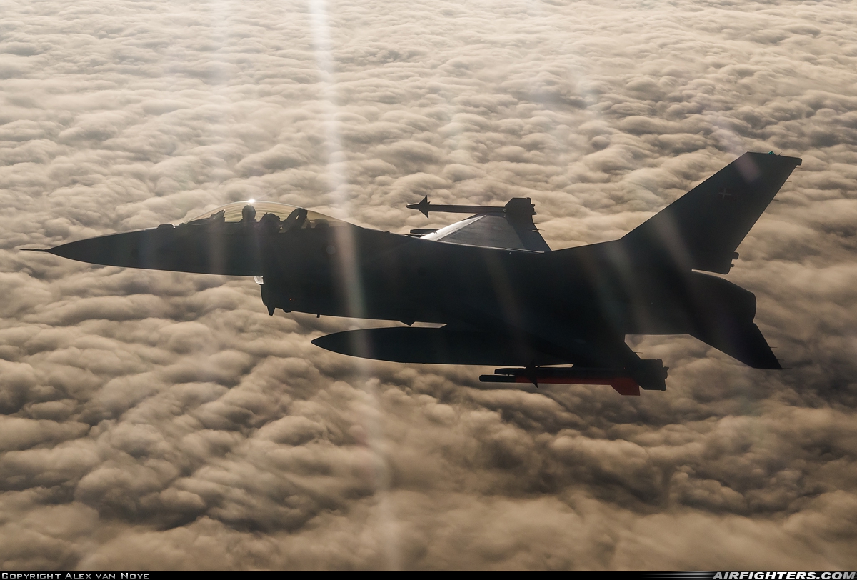 Denmark - Air Force General Dynamics F-16AM Fighting Falcon E-189 at In Flight, Denmark