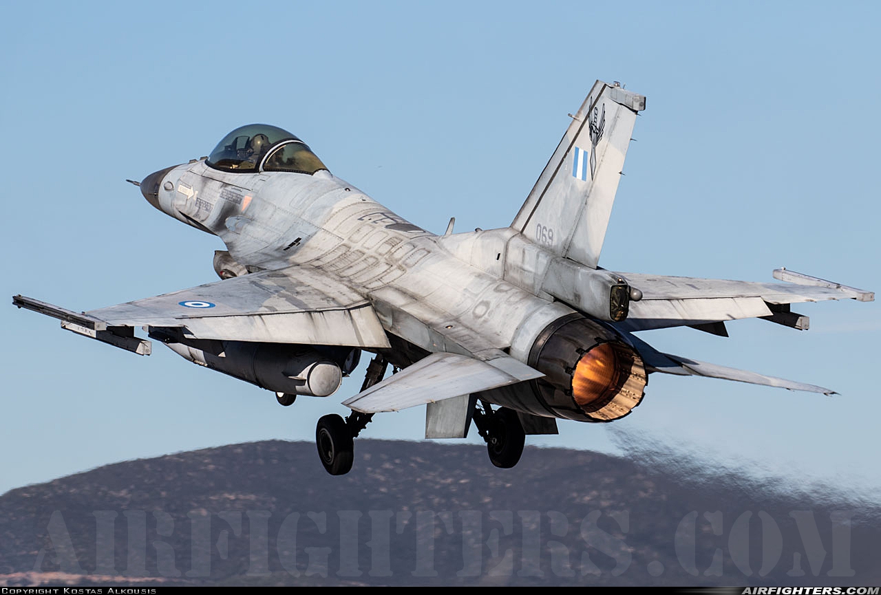Greece - Air Force General Dynamics F-16C Fighting Falcon 069 at Nea Anghialos (VOL / LGBL), Greece