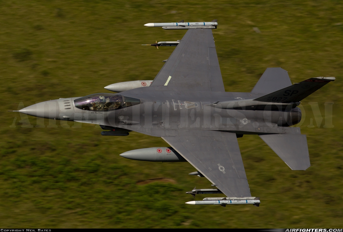 USA - Air Force General Dynamics F-16C Fighting Falcon 90-0827 at Off-Airport - Machynlleth Loop Area, UK