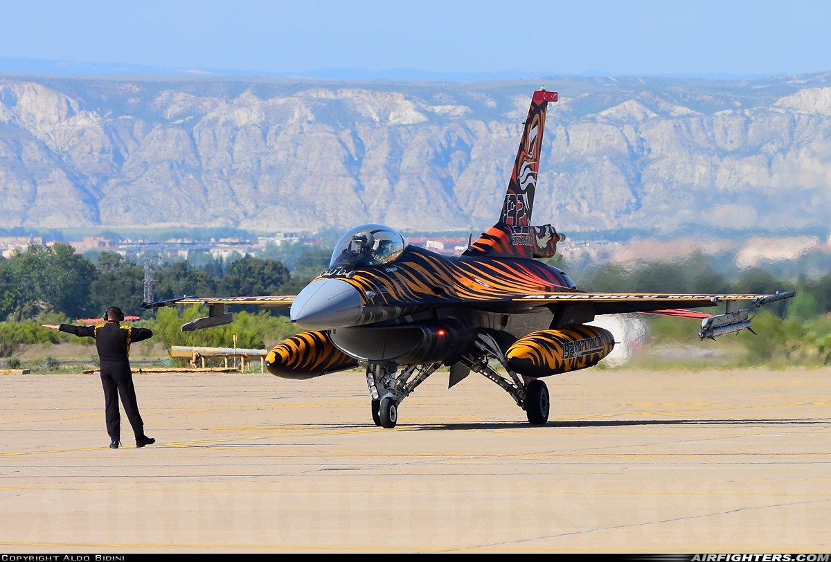 Türkiye - Air Force General Dynamics F-16C Fighting Falcon 92-0014 at Zaragoza (ZAZ / LEZG), Spain