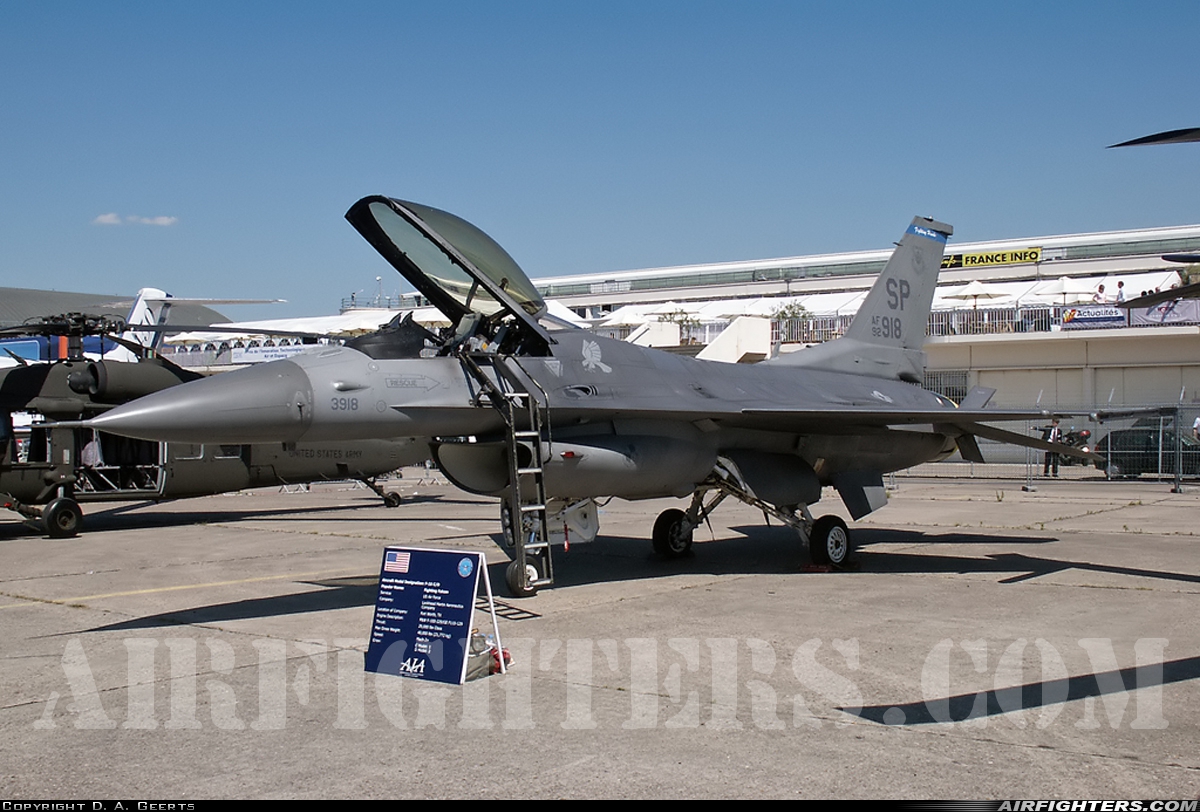 USA - Air Force General Dynamics F-16C Fighting Falcon 92-3918 at Paris - Le Bourget (LBG / LFPB), France