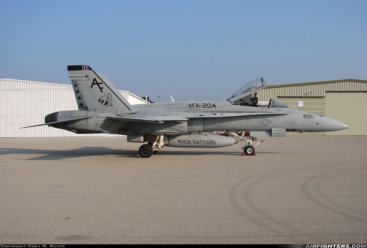 USA - Navy McDonnell Douglas F/A-18A Hornet 162905 at La Crosse - Municipal (LSE / KLSE), USA
