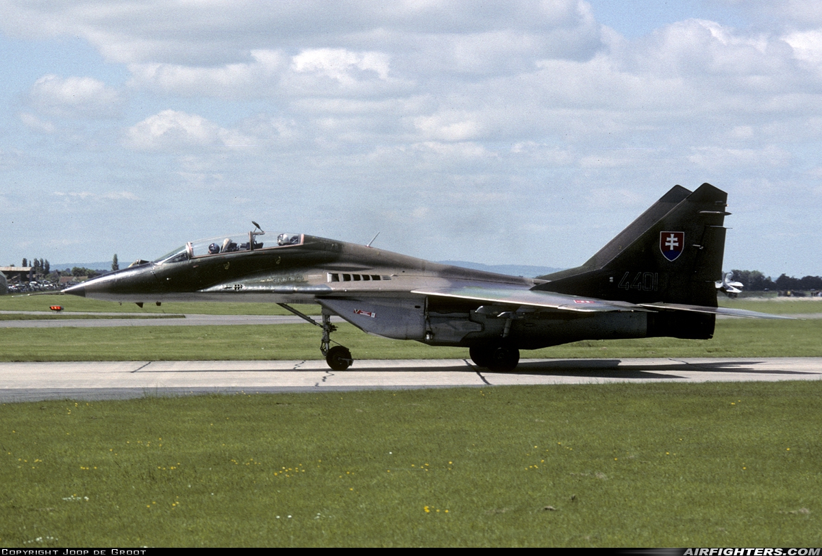 Slovakia - Air Force Mikoyan-Gurevich MiG-29UB (9.51) 4401 at Yeovilton (YEO / EGDY), UK