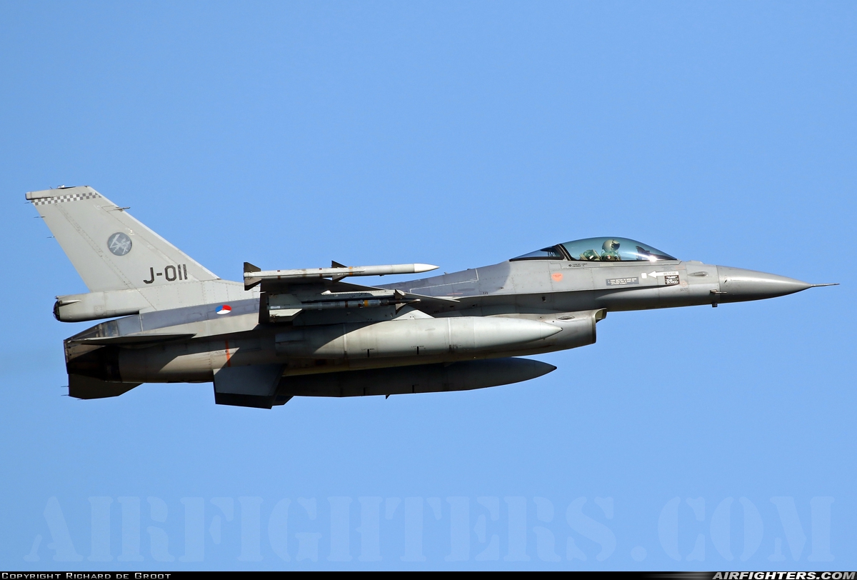 Netherlands - Air Force General Dynamics F-16AM Fighting Falcon J-011 at Uden - Volkel (UDE / EHVK), Netherlands