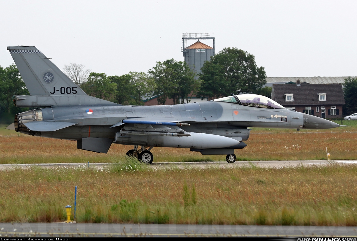 Netherlands - Air Force General Dynamics F-16AM Fighting Falcon J-005 at Uden - Volkel (UDE / EHVK), Netherlands