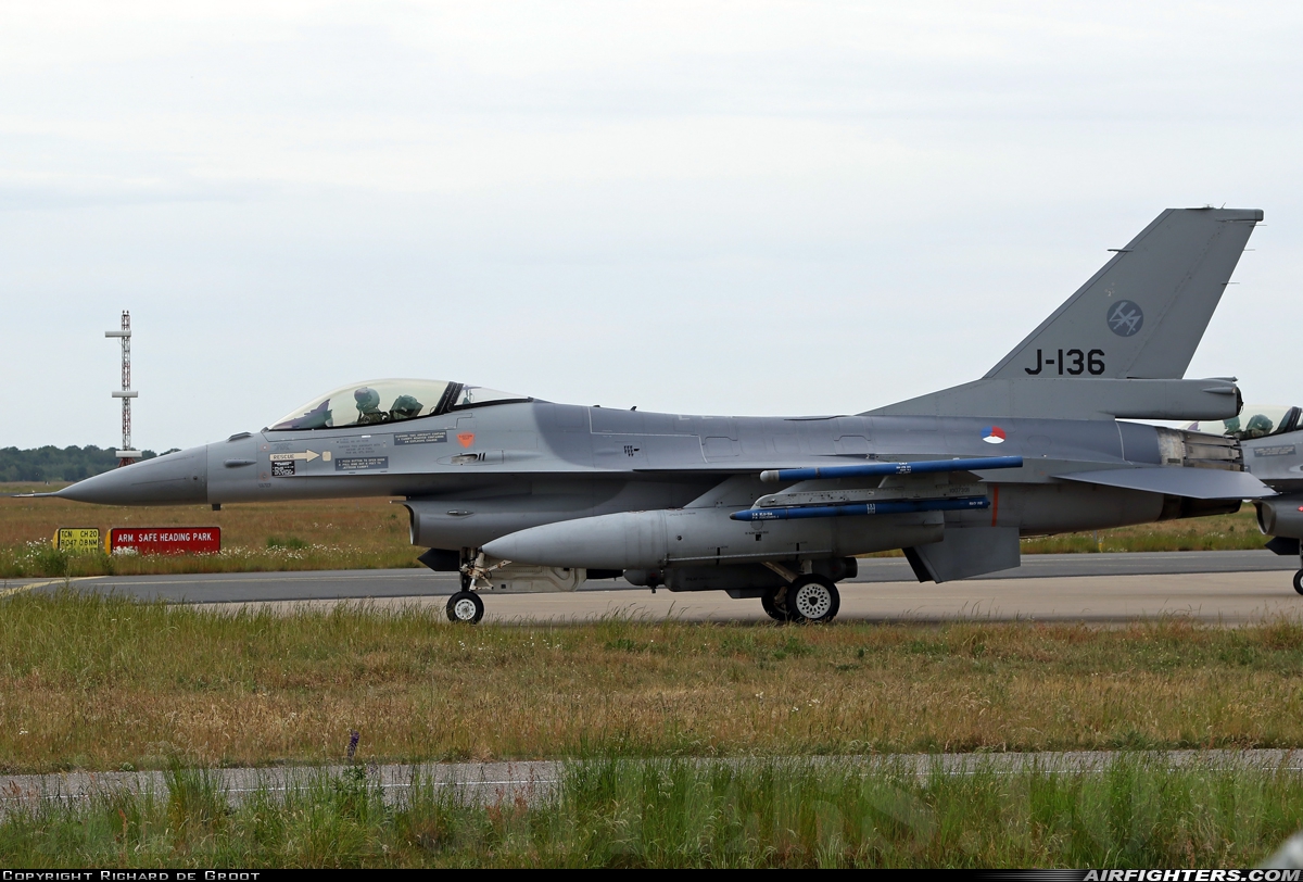 Netherlands - Air Force General Dynamics F-16AM Fighting Falcon J-136 at Uden - Volkel (UDE / EHVK), Netherlands