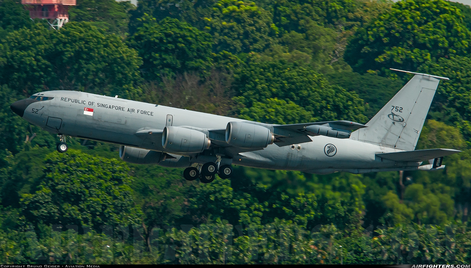 Singapore - Air Force Boeing KC-135R Stratotanker (717-100) 752 at Singapore - Changi (SIN / WSSS), Singapore