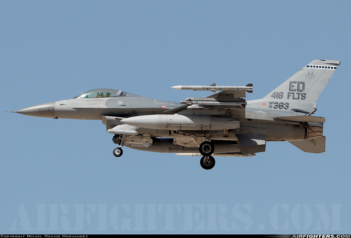 USA - Air Force General Dynamics F-16C Fighting Falcon 91-0383 at Palmdale - Production Flight Test Installation AF Plant 42 (PMD / KPMD), USA
