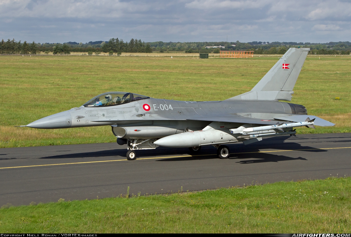 Denmark - Air Force General Dynamics F-16AM Fighting Falcon E-004 at Skrydstrup (EKSP), Denmark