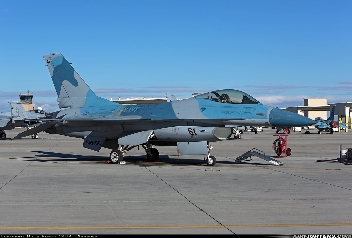 USA - Navy General Dynamics F-16A Fighting Falcon 920410 at Fallon - Fallon NAS (NFL / KNFL), USA