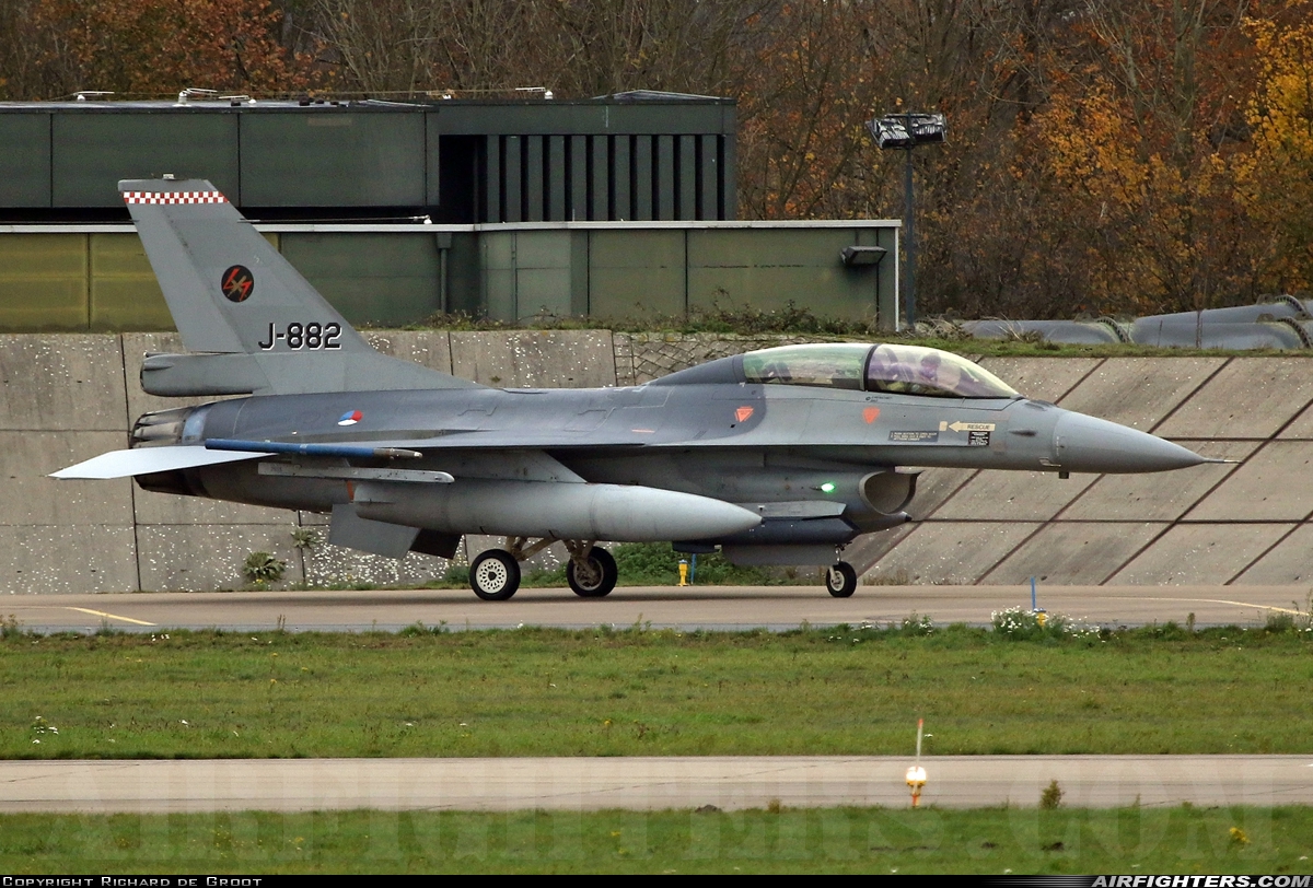 Netherlands - Air Force General Dynamics F-16BM Fighting Falcon J-882 at Uden - Volkel (UDE / EHVK), Netherlands
