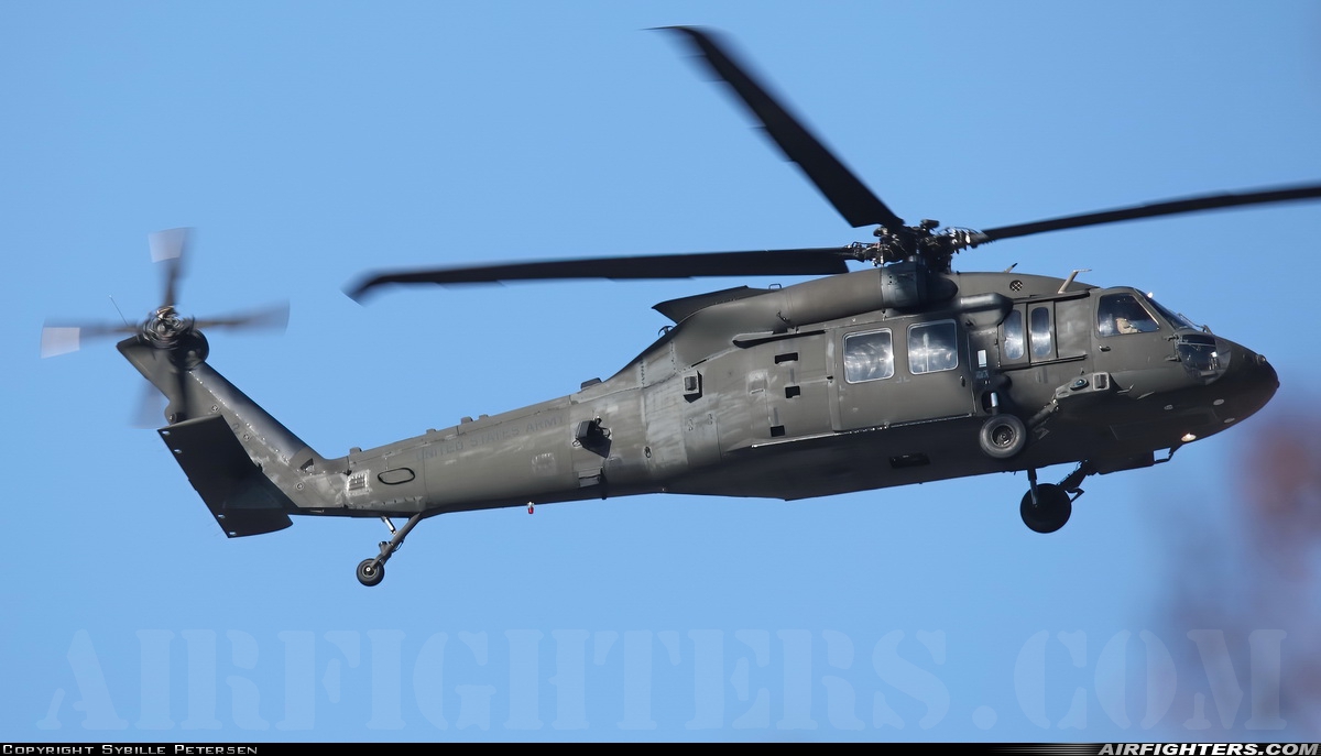 USA - Army Sikorsky UH-60M Black Hawk (S-70A) 10-20272 at Wiesbaden (ETOU), Germany