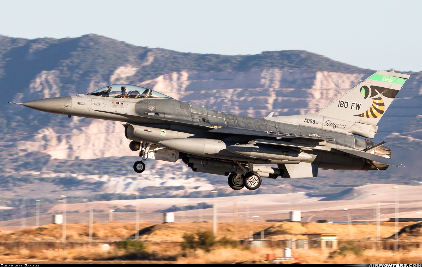 USA - Air Force General Dynamics F-16C Fighting Falcon 89-2098 at Seville - Moron de la Frontera (OZP / LEMO), Spain