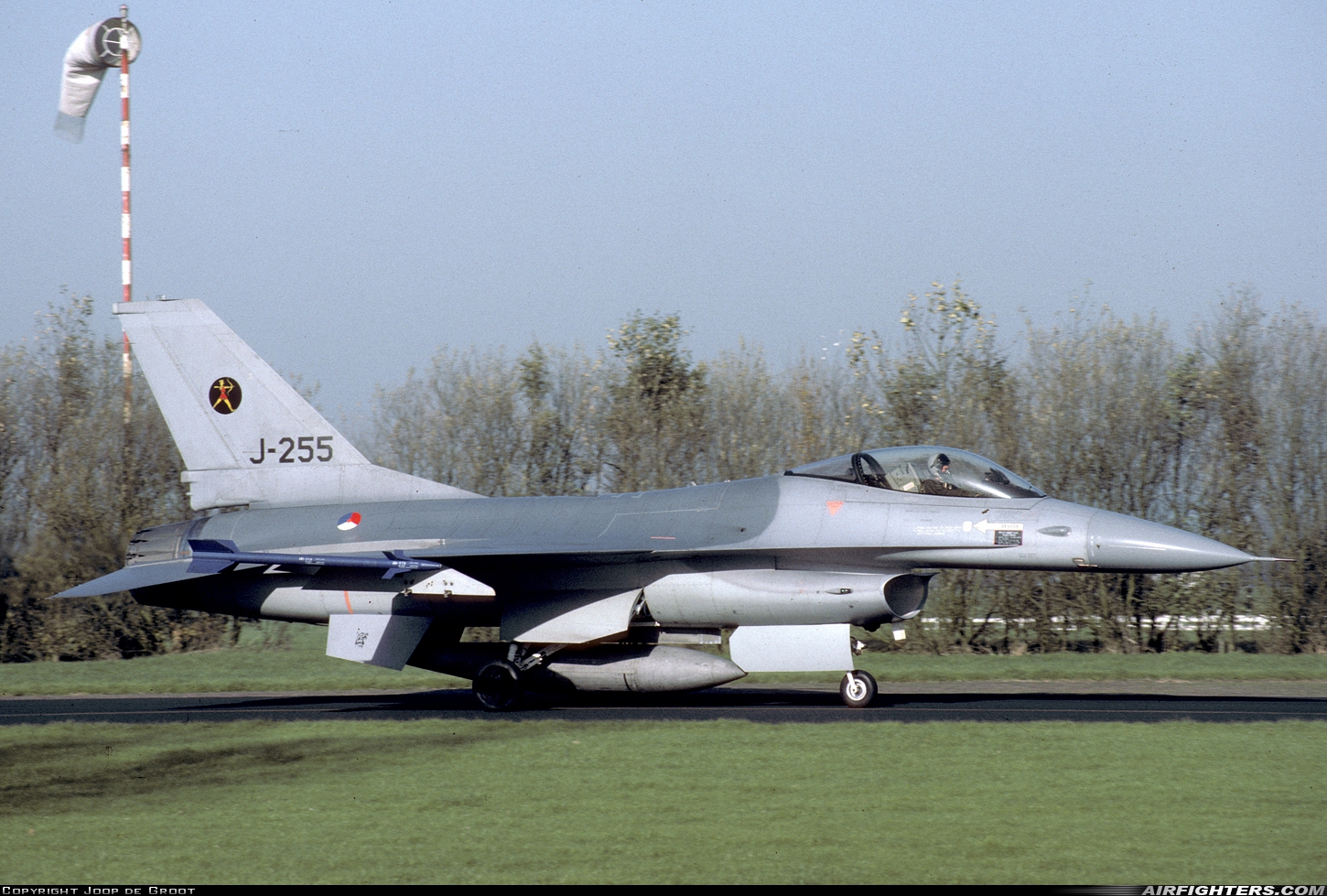 Netherlands - Air Force General Dynamics F-16A Fighting Falcon J-255 at Leeuwarden (LWR / EHLW), Netherlands