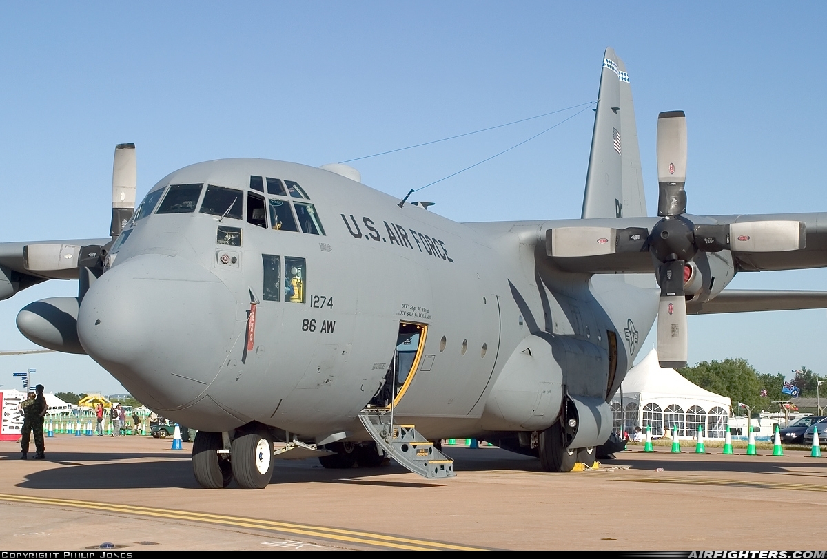 USA - Air Force Lockheed C-130E Hercules (L-382) 70-1274 at Fairford (FFD / EGVA), UK