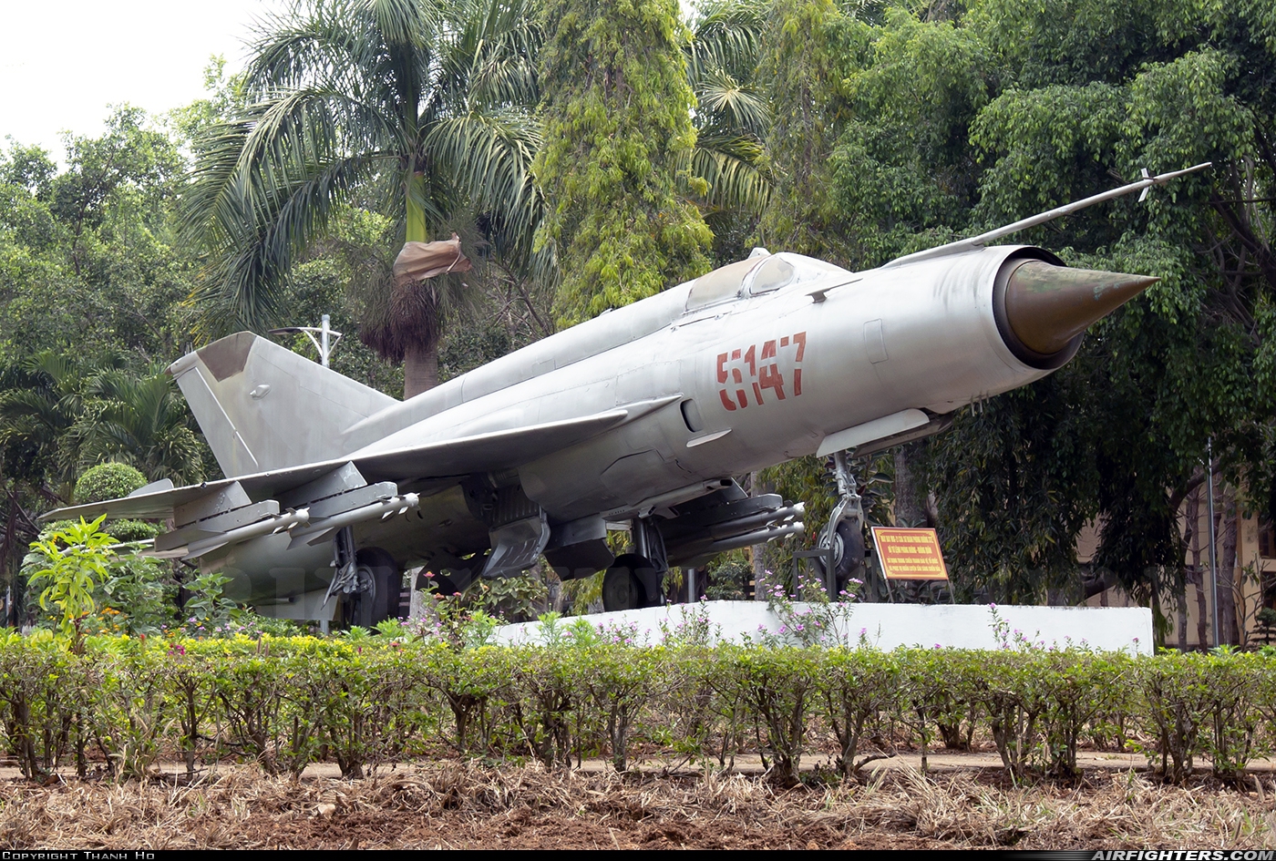 Vietnam - Air Force Mikoyan-Gurevich MiG-21MF 5147 at Off-Airport - Gia Lai, Vietnam