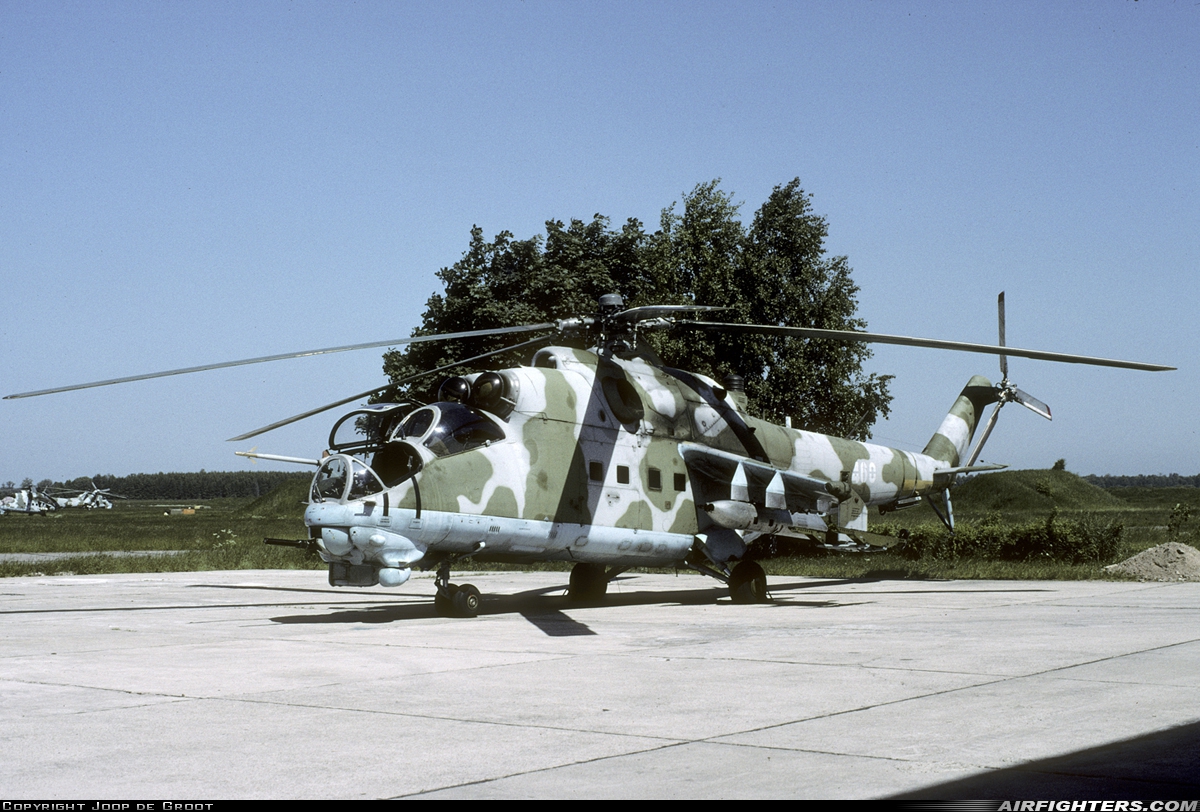 Poland - Army Mil Mi-24D 460 at Pruszcz Gdanski (EPPR), Poland