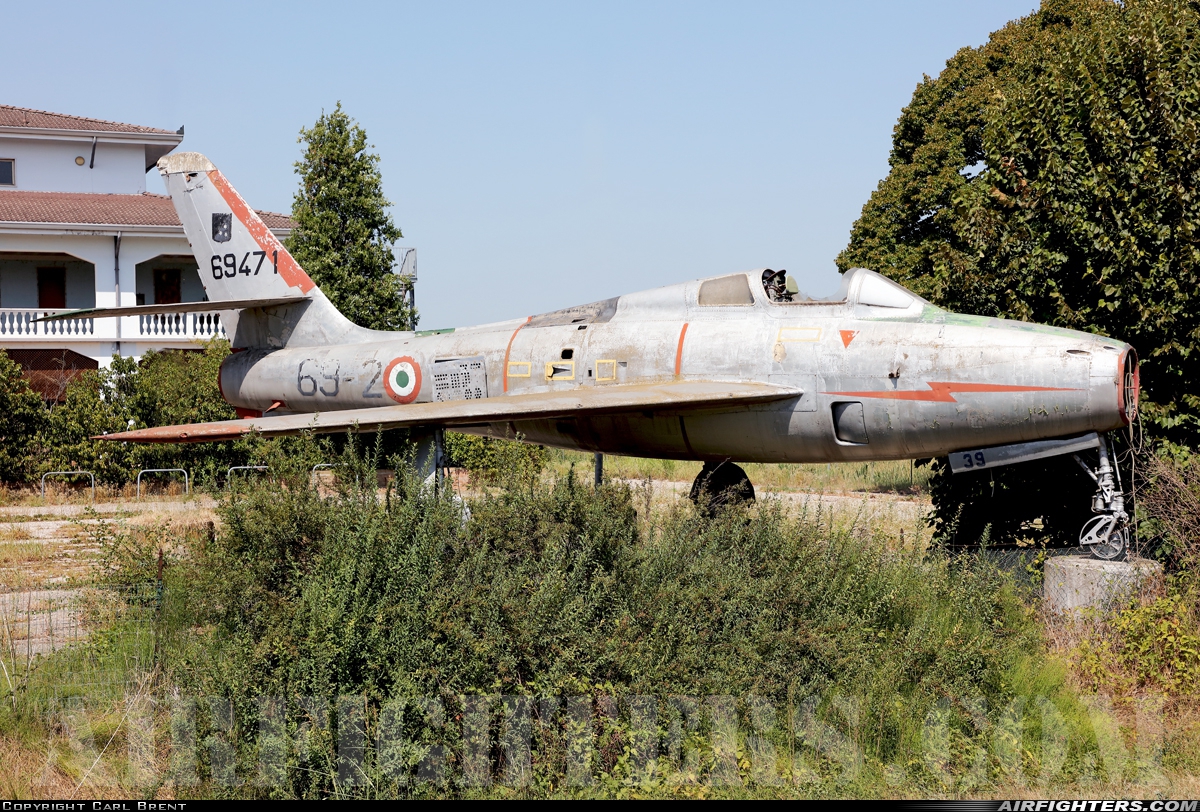Italy - Air Force Republic F-84F Thunderstreak MM53-6730 at Off-Airport - Marcaria, Italy