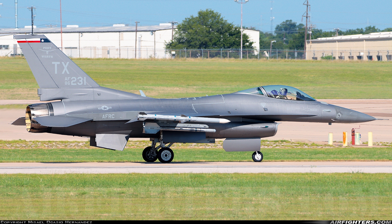 USA - Air Force General Dynamics F-16C Fighting Falcon 86-0231 at Fort Worth - NAS JRB / Carswell Field (AFB) (NFW / KFWH), USA