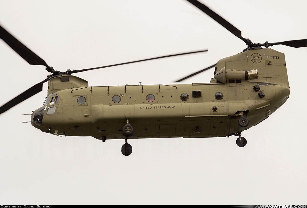 USA - Army Boeing Vertol CH-47F Chinook 13-08133 at Mildenhall (MHZ / GXH / EGUN), UK