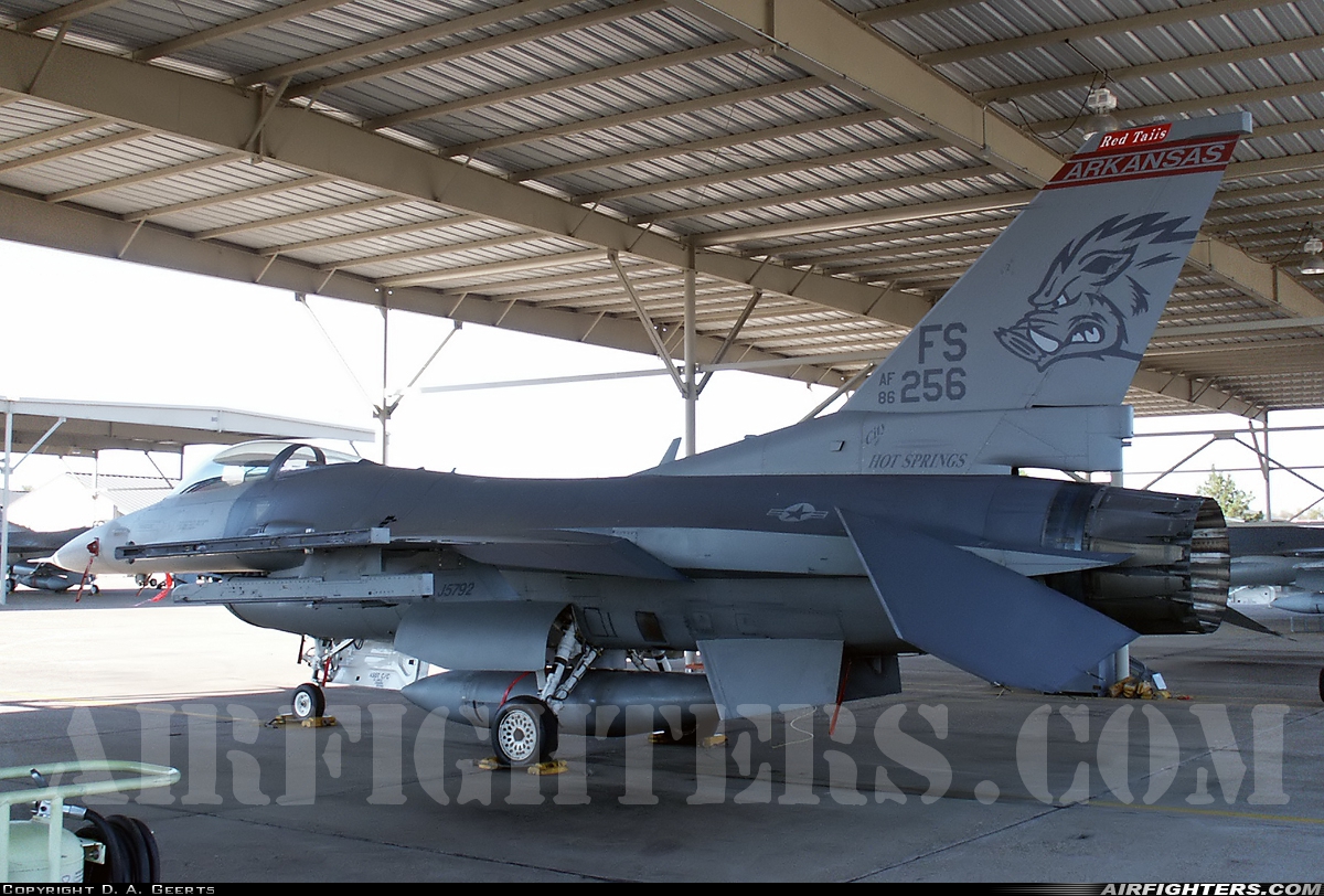 USA - Air Force General Dynamics F-16C Fighting Falcon 86-0256 at Fort Smith - Regional (Municipal) (FSM / KFSM), USA