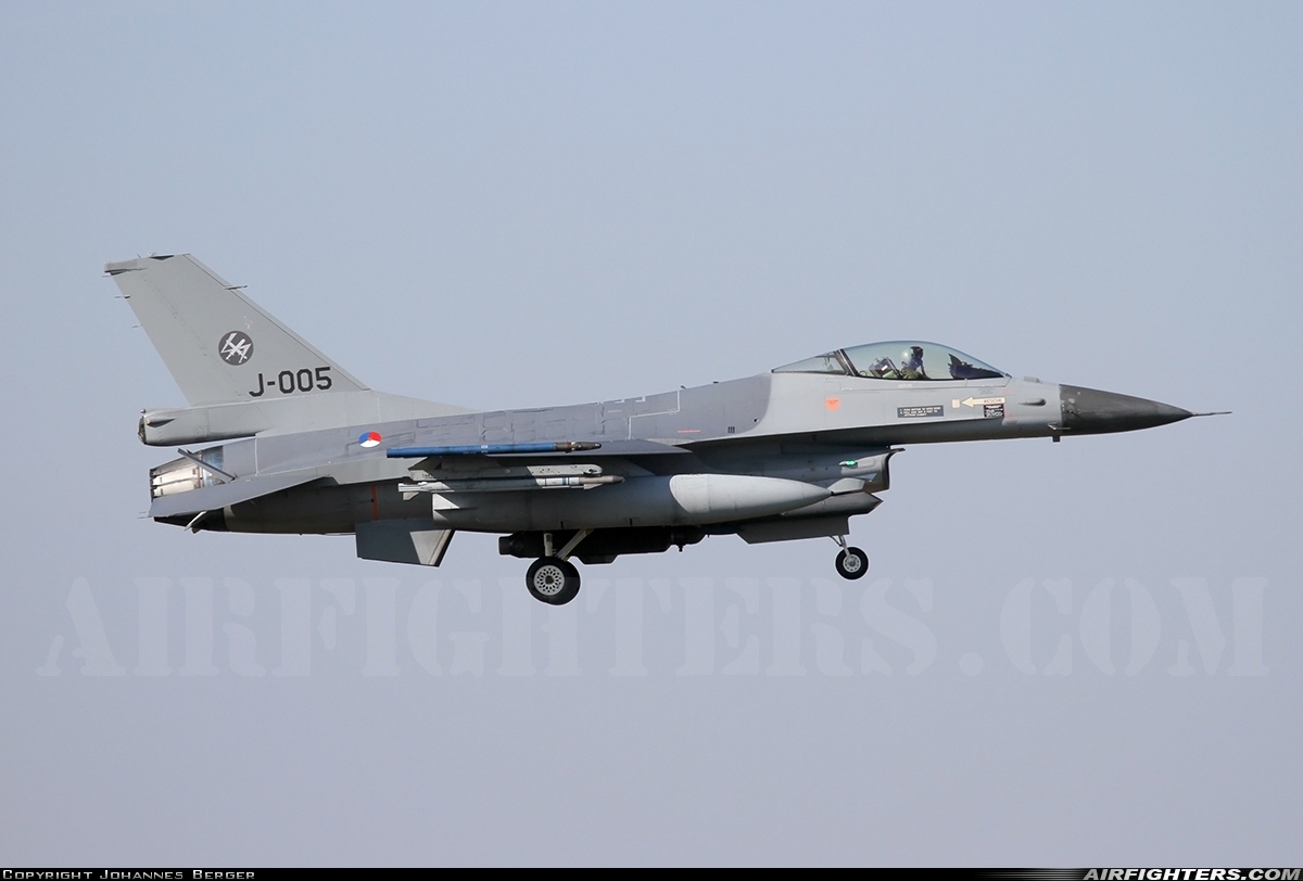 Netherlands - Air Force General Dynamics F-16AM Fighting Falcon J-005 at Uden - Volkel (UDE / EHVK), Netherlands