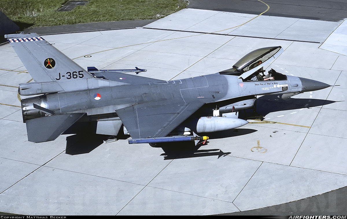 Netherlands - Air Force General Dynamics F-16A Fighting Falcon J-365 at Pferdsfeld (ETSP), Germany