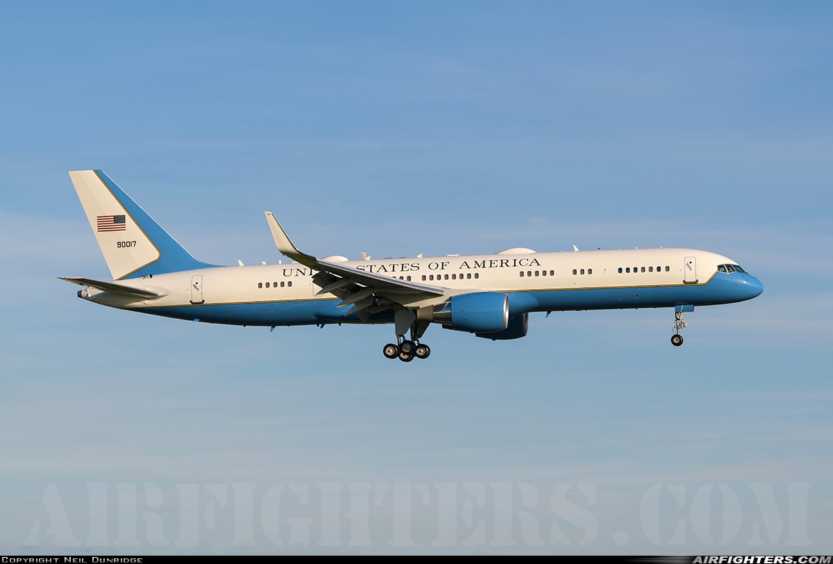 USA - Air Force Boeing C-32A 09-0017 at Brize Norton (BZZ / EGVN), UK