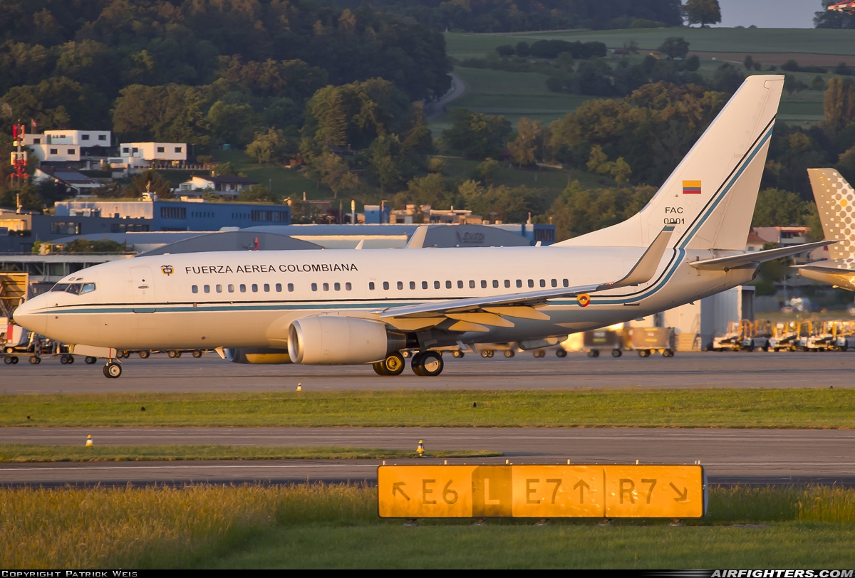 Colombia - Air Force Boeing 737-74V FAC0001 at Zurich (- Kloten) (ZRH / LSZH), Switzerland