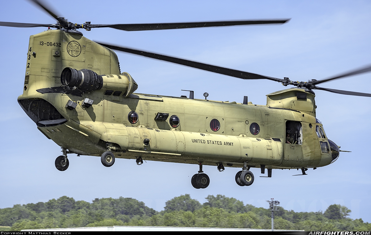 USA - Army Boeing Vertol CH-47F Chinook 13-08432 at Saarbrucken (- Ensheim) (SCN / EDDR), Germany