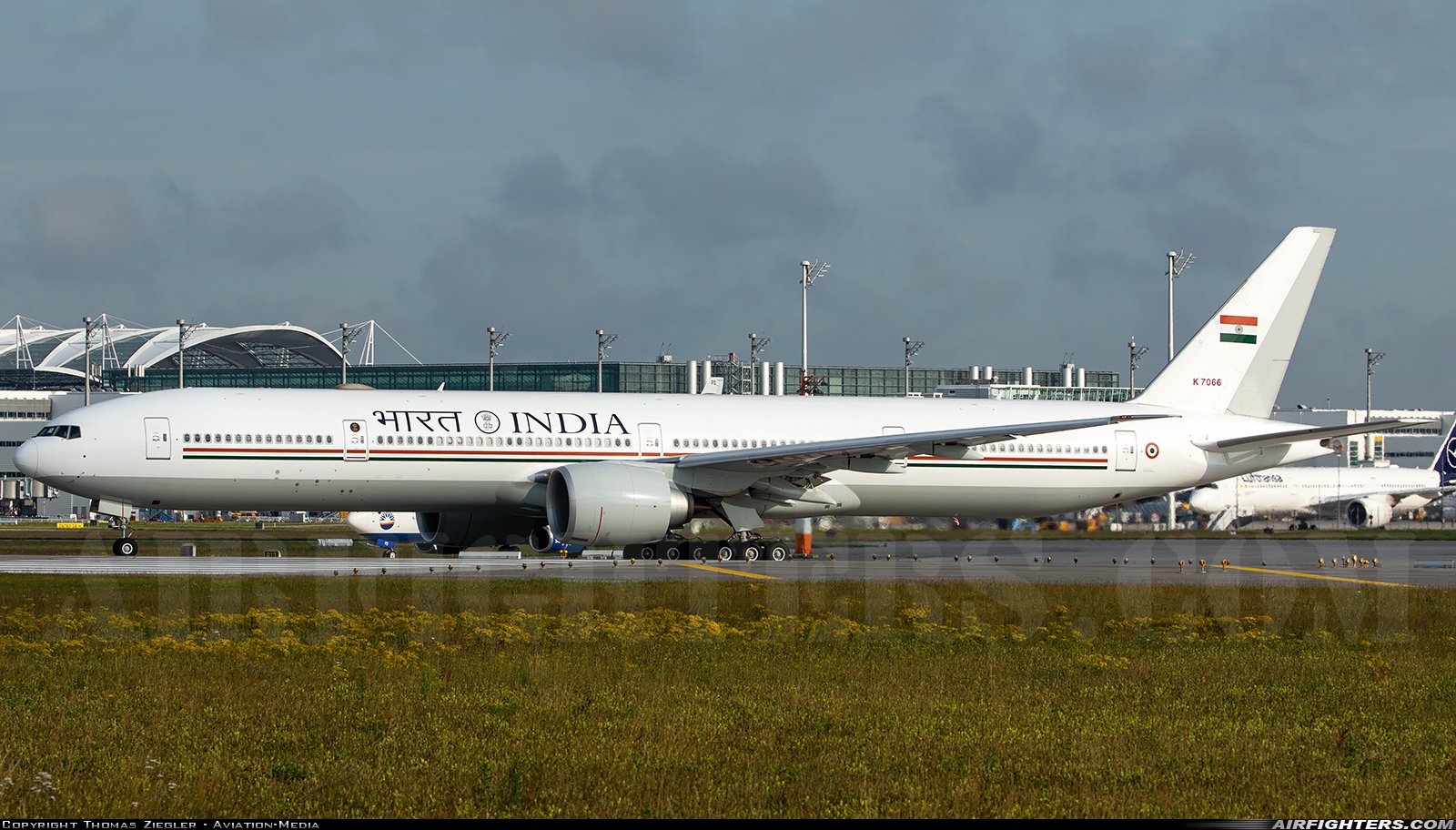 India - Government Boeing 777-337/ER K7066 at Munich (- Franz Josef Strauss) (MUC / EDDM), Germany