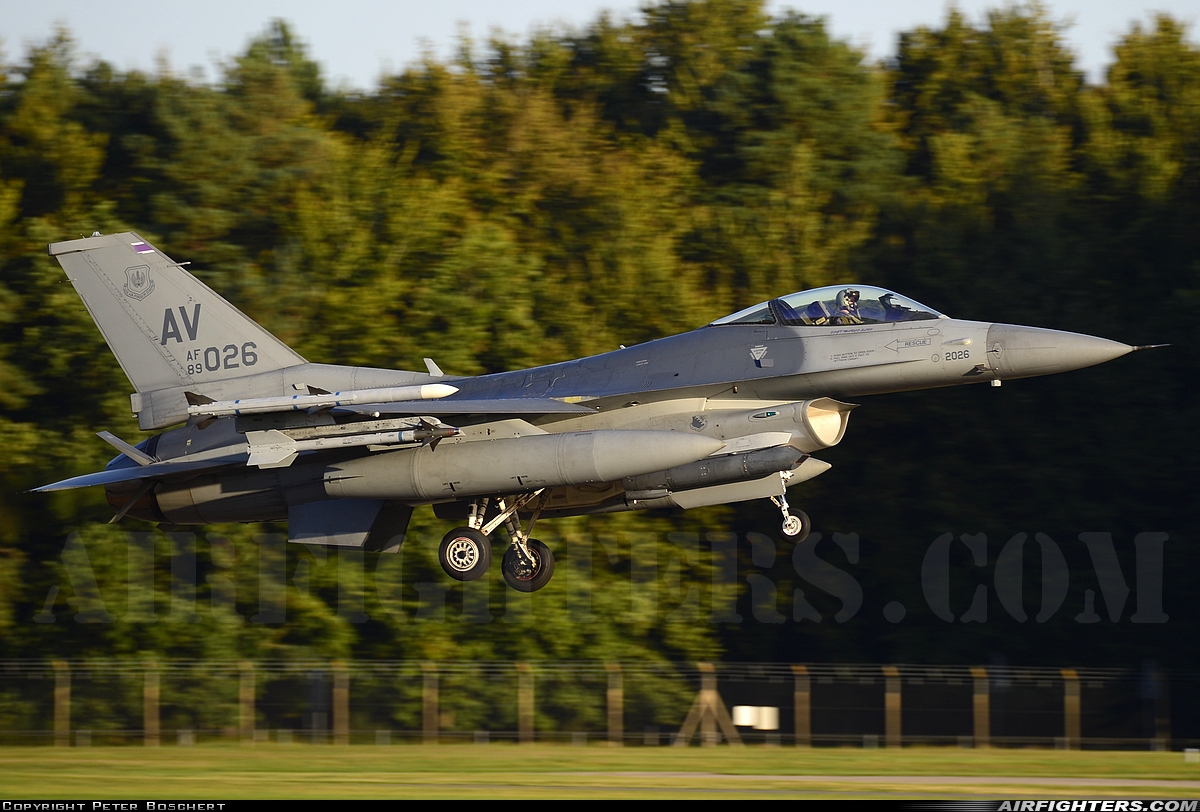 USA - Air Force General Dynamics F-16C Fighting Falcon 89-2026 at Lakenheath (LKZ / EGUL), UK