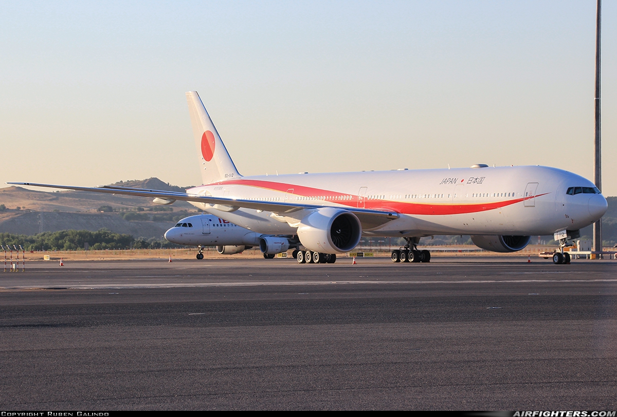 Japan - Air Force Boeing 777-3SB/ER 80-1112 at Madrid - Barajas (MAD / LEMD), Spain