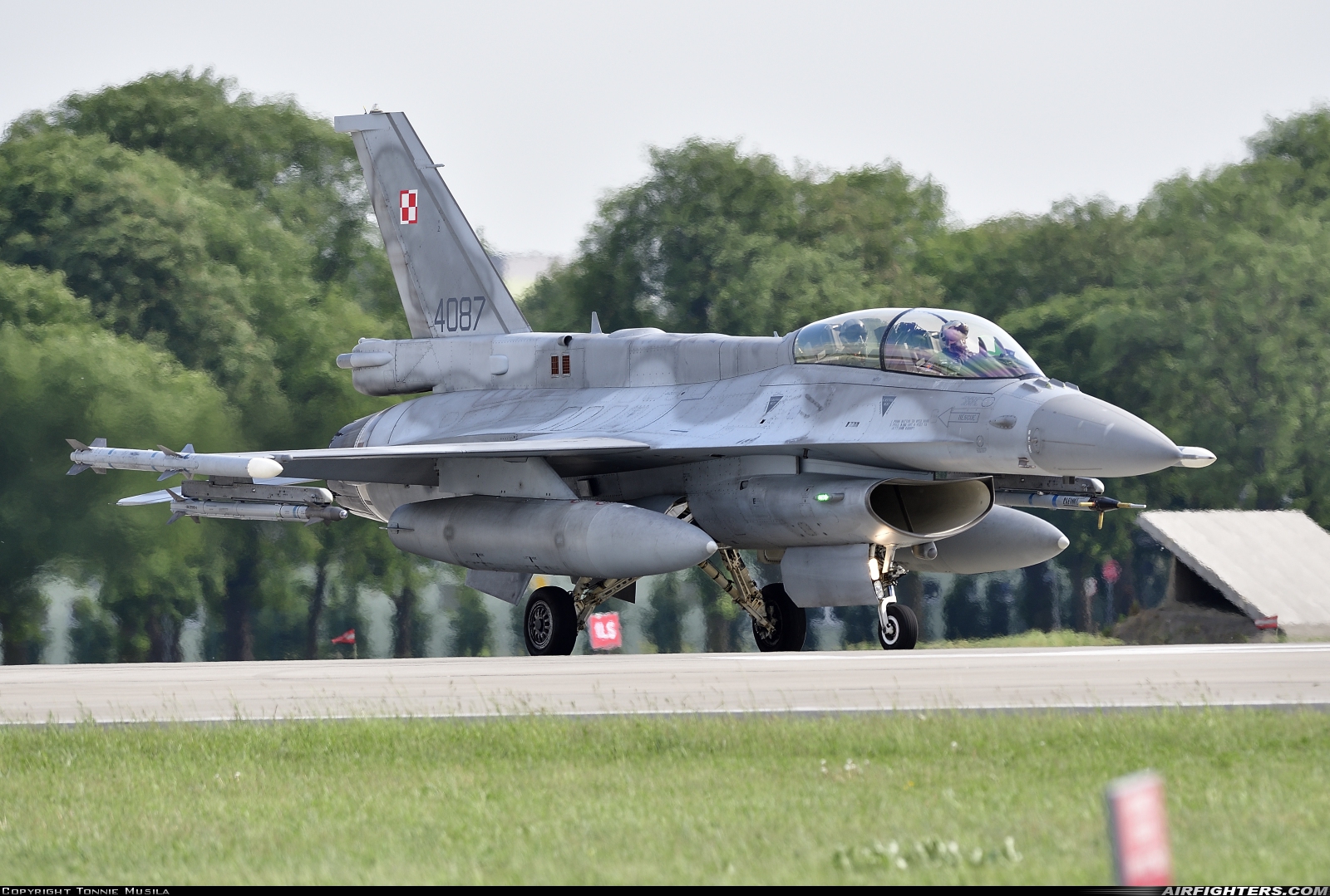 Poland - Air Force General Dynamics F-16D Fighting Falcon 4087 at Poznan / Krzesiny (EPKS), Poland