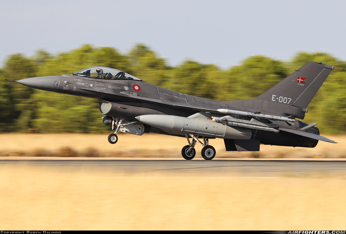 Denmark - Air Force General Dynamics F-16AM Fighting Falcon E-007 at Albacete (- Los Llanos) (LEAB), Spain