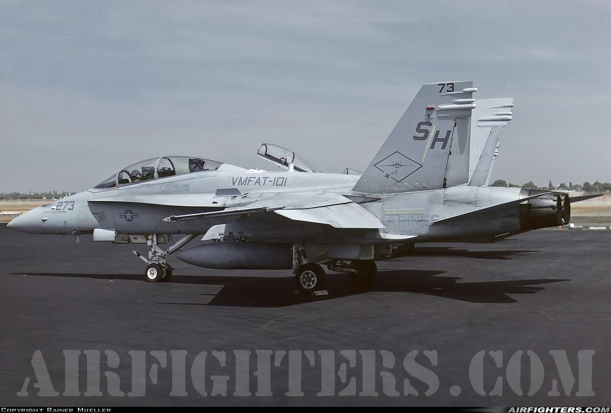 USA - Marines McDonnell Douglas F/A-18D Hornet 164051 at Fresno - Yosemite International (Air Terminal) (FAT / KFAT), USA