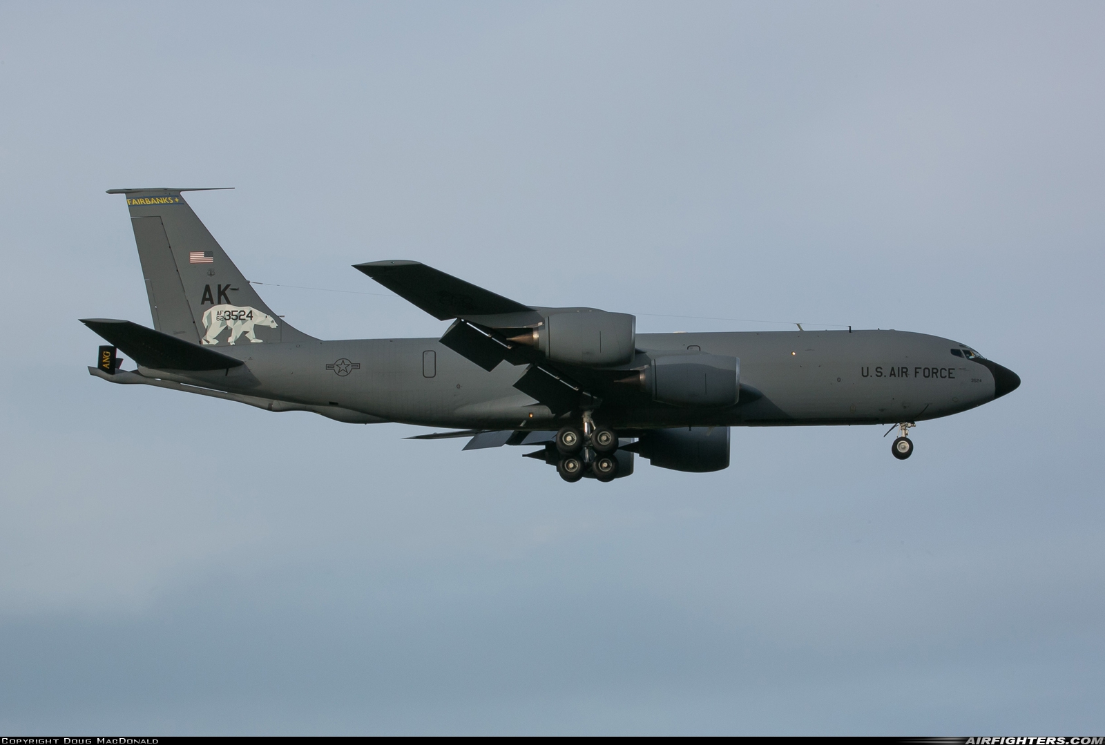 USA - Air Force Boeing KC-135R Stratotanker (717-100) 62-3524 at Mildenhall (MHZ / GXH / EGUN), UK