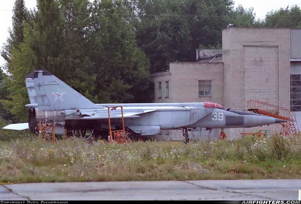 Russia - Air Force Mikoyan-Gurevich MIG-25 39 WHITE at Lipetsk (LPK / UUOL), Russia