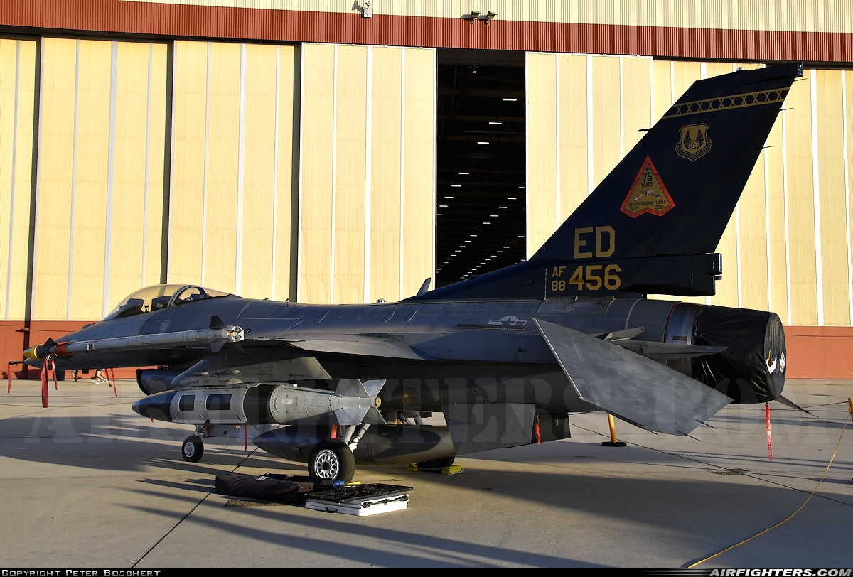 USA - Air Force General Dynamics F-16C Fighting Falcon 88-0456 at Edwards - AFB (EDW / KEDW), USA