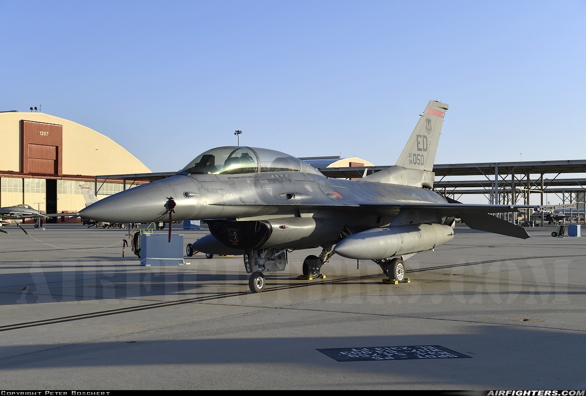 USA - Air Force General Dynamics F-16D Fighting Falcon 86-0050 at Edwards - AFB (EDW / KEDW), USA