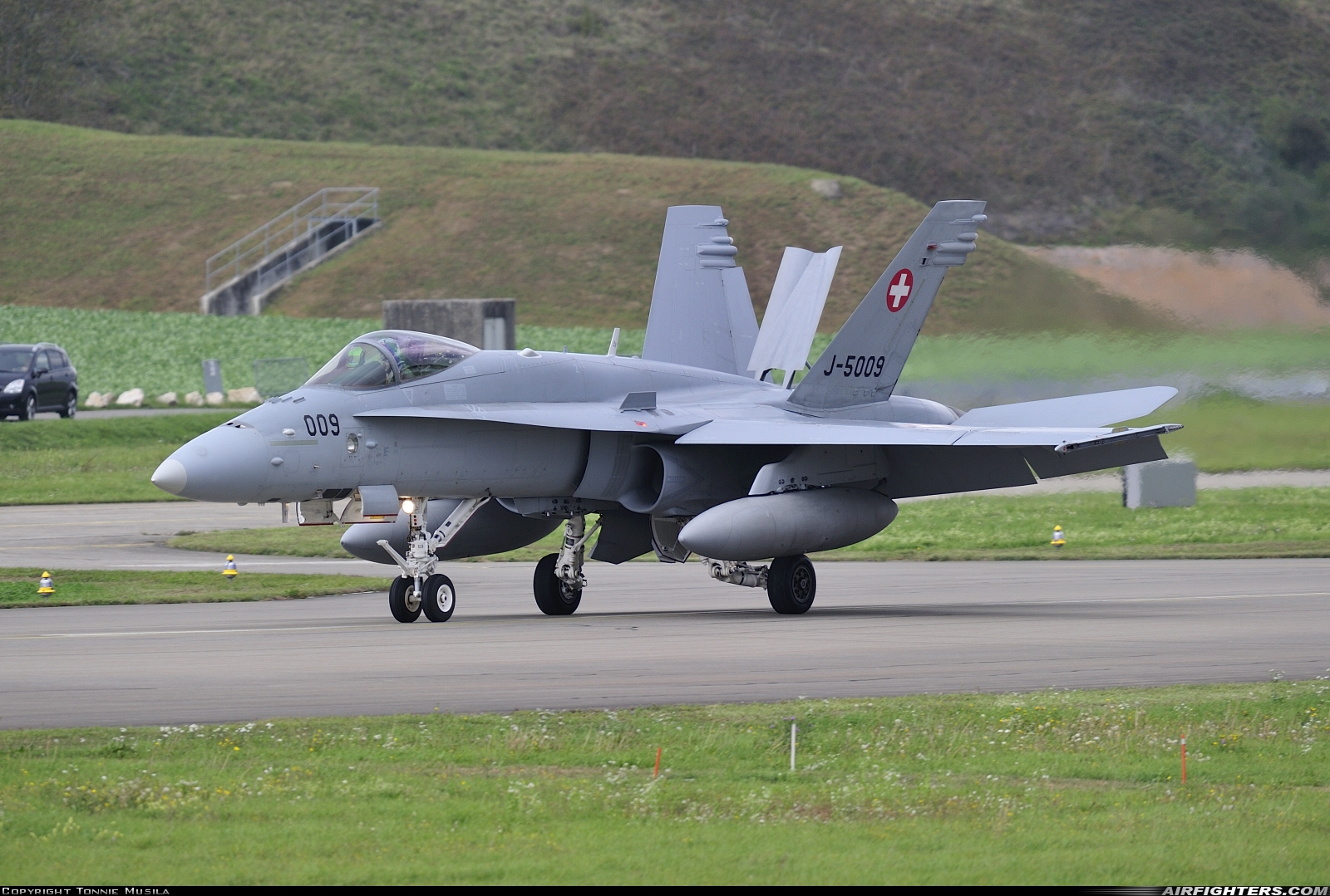 Switzerland - Air Force McDonnell Douglas F/A-18C Hornet J-5009 at Payerne (LSMP), Switzerland