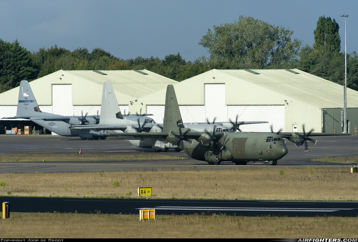 UK - Air Force Lockheed Martin Hercules C4 (C-130J-30 / L-382) ZH872 at Eindhoven (- Welschap) (EIN / EHEH), Netherlands