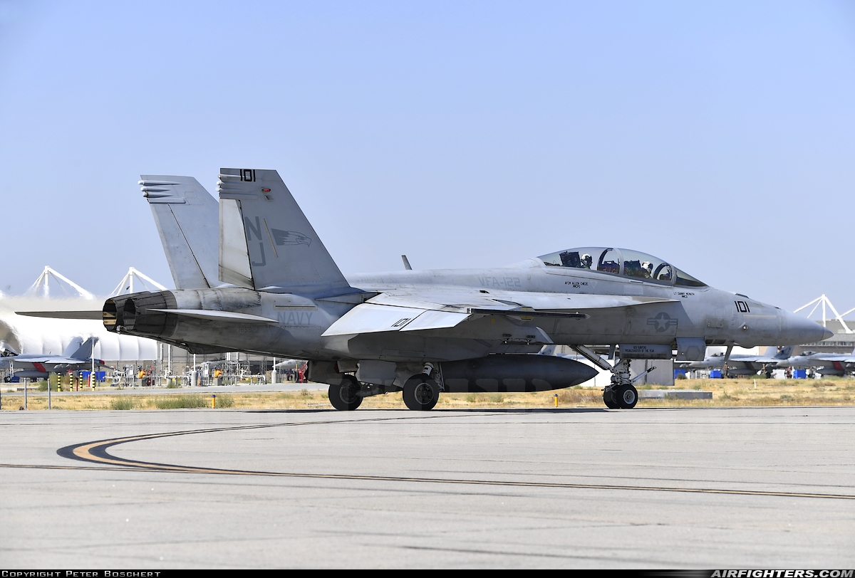 USA - Navy Boeing F/A-18F Super Hornet 165922 at Lemoore - NAS / Reeves Field (NLC), USA