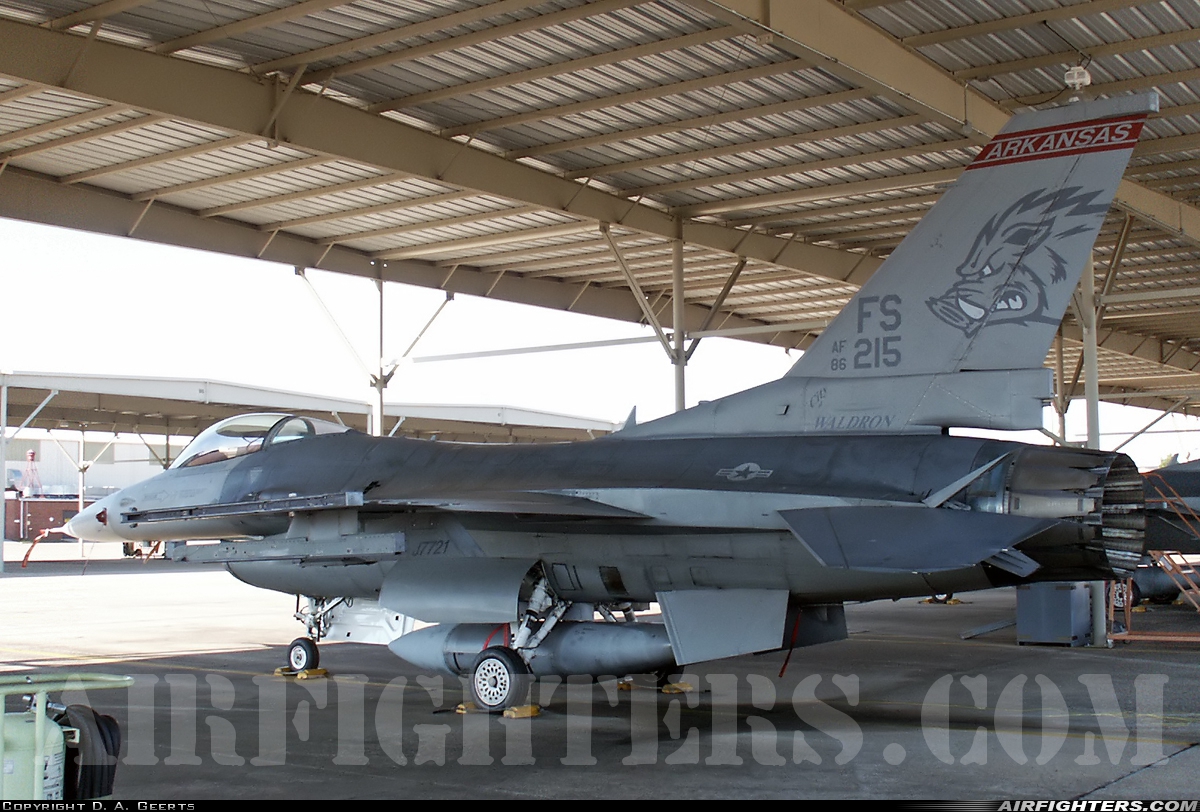 USA - Air Force General Dynamics F-16C Fighting Falcon 86-0215 at Fort Smith - Regional (Municipal) (FSM / KFSM), USA