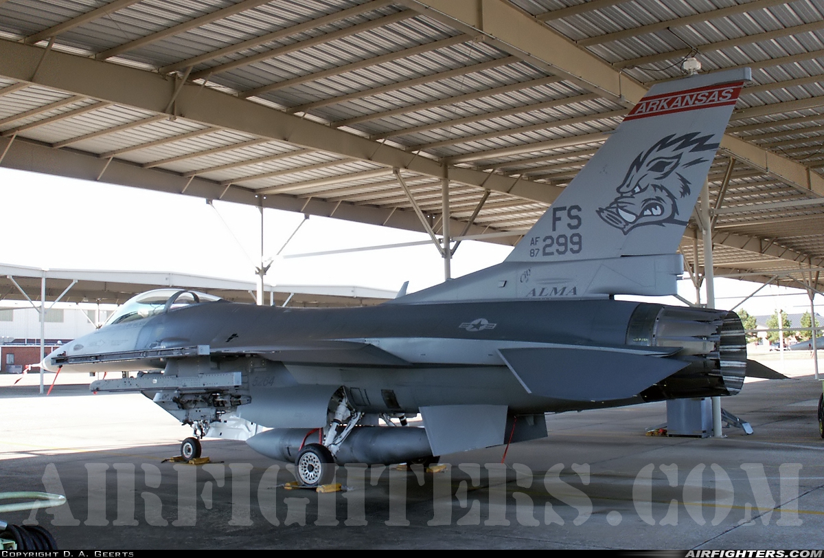 USA - Air Force General Dynamics F-16C Fighting Falcon 87-0299 at Fort Smith - Regional (Municipal) (FSM / KFSM), USA