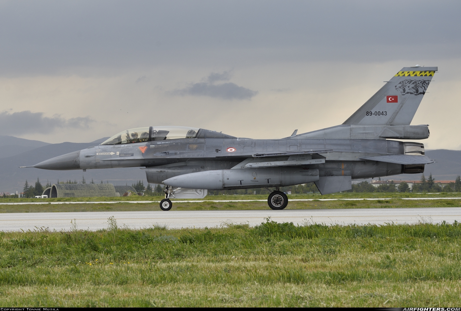 Türkiye - Air Force General Dynamics F-16D Fighting Falcon 89-0043 at Konya (KYA / LTAN), Türkiye