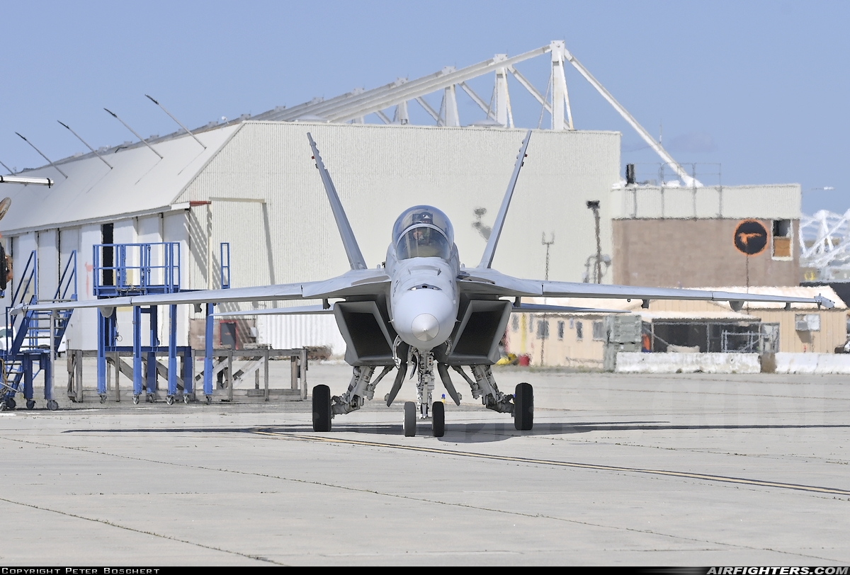 USA - Navy Boeing F/A-18F Super Hornet 165920 at Lemoore - NAS / Reeves Field (NLC), USA