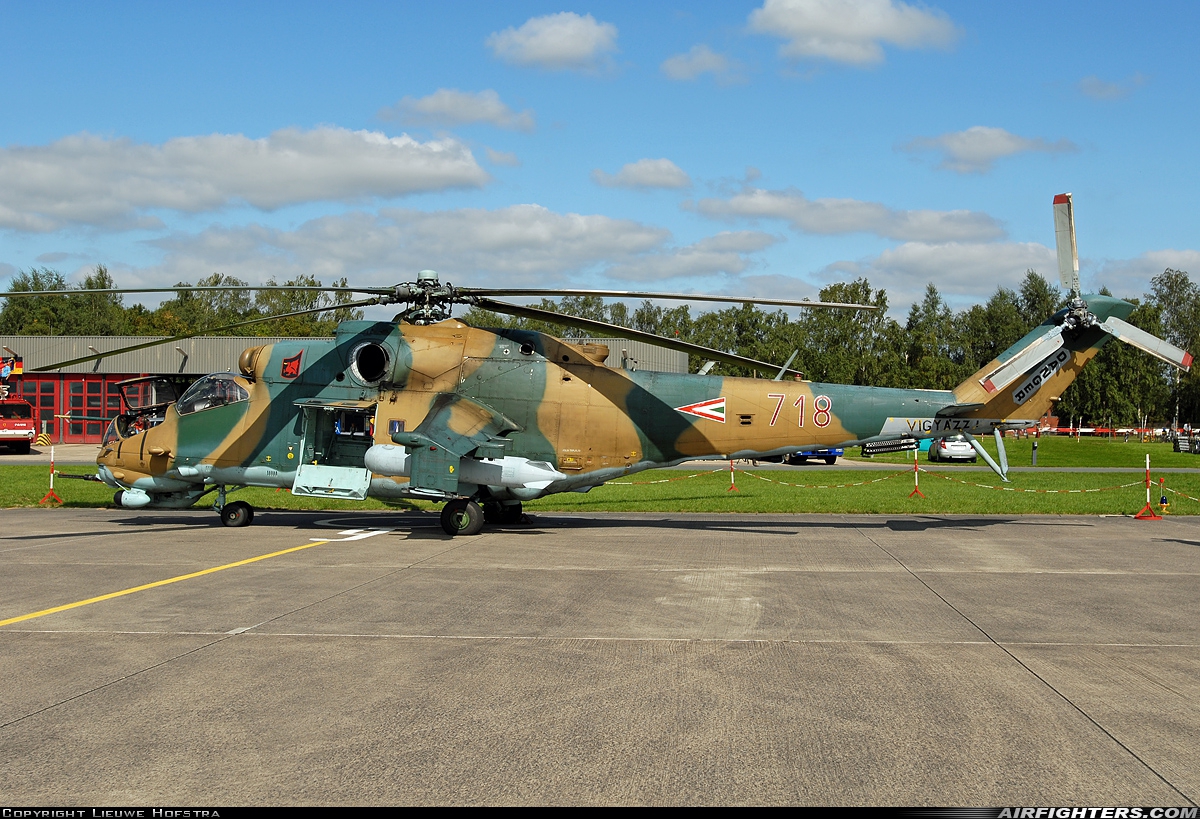 Hungary - Air Force Mil Mi-35 (Mi-24V) 718 at Buckeburg (- Achum) (ETHB), Germany