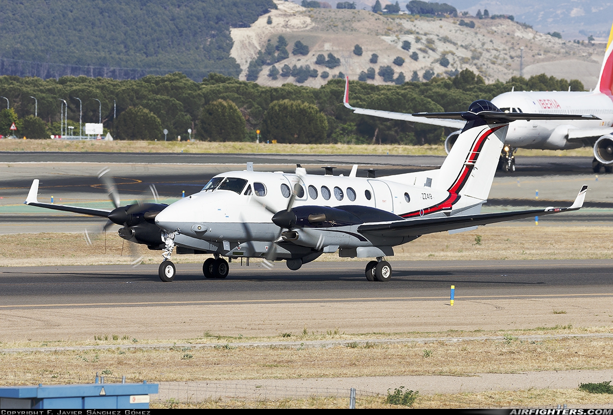 UK - Air Force Beech Shadow R1 (Super King Air 350ER) ZZ419 at Madrid - Barajas (MAD / LEMD), Spain