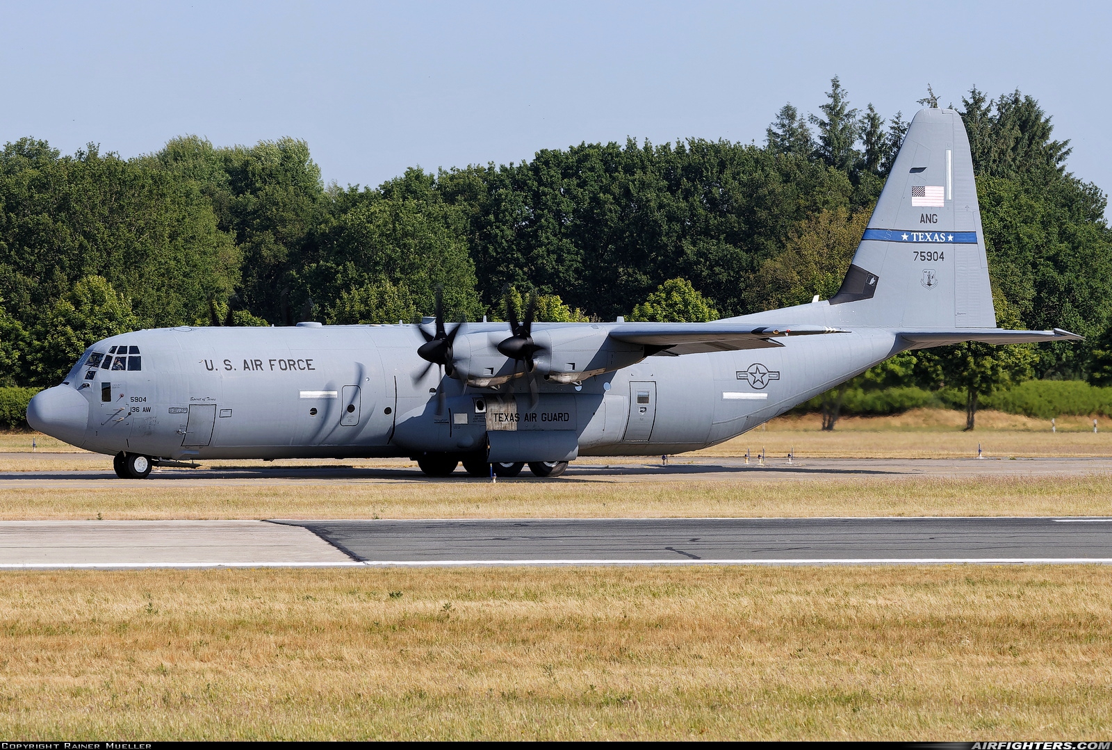 USA - Air Force Lockheed Martin C-130J-30 Hercules (L-382) 17-5904 at Hohn (ETNH), Germany